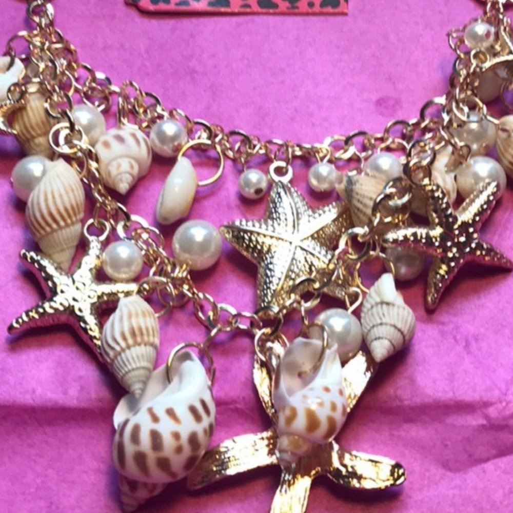 Seashell necklace - Picture 2 of 2